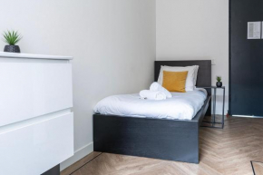 Low Budget Room George